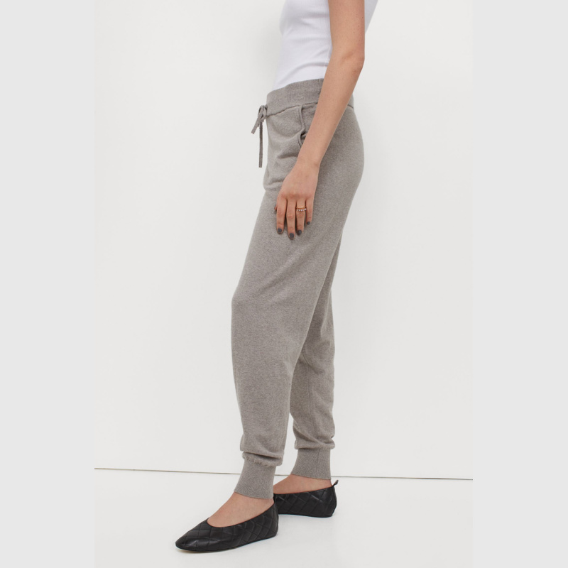 gray cashmere jogger pants (set)